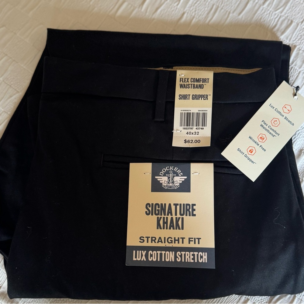 Signature Black Straight Fit Khaki Pants